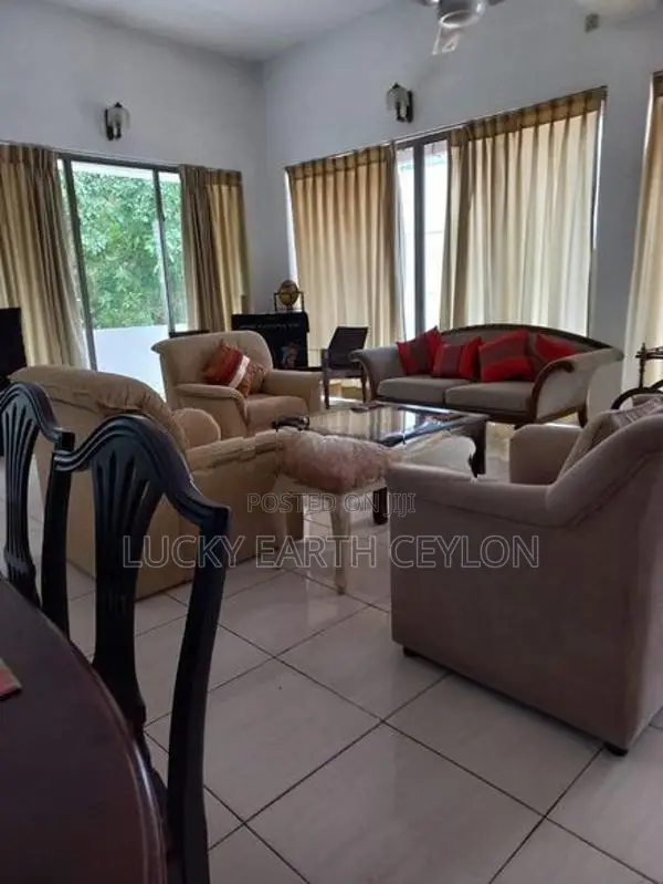 Colombo 5, Fully Furnished 1st Floor House For Rent (ZM1064)