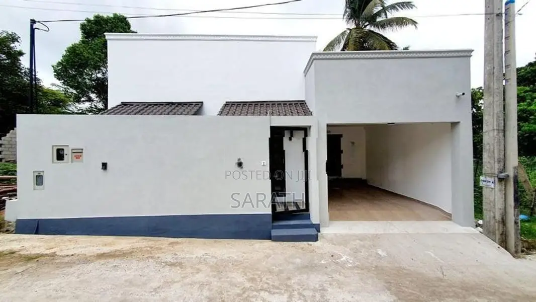 3 Bed With Brand New House In Malabe