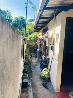 දෙහිවල : 12.75 පර්චස් ගෙවල් තුනක් සහිත ඉඩම විකිණිමට තිබේ