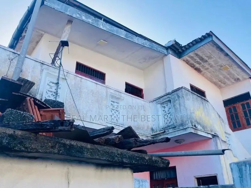 Dehiwala : 12.75 perches Land with Three houses for Sale