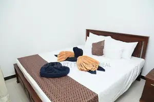 Mathara : 20 A/C BR (7,500sf) Hotel for Sale at Polhengoda