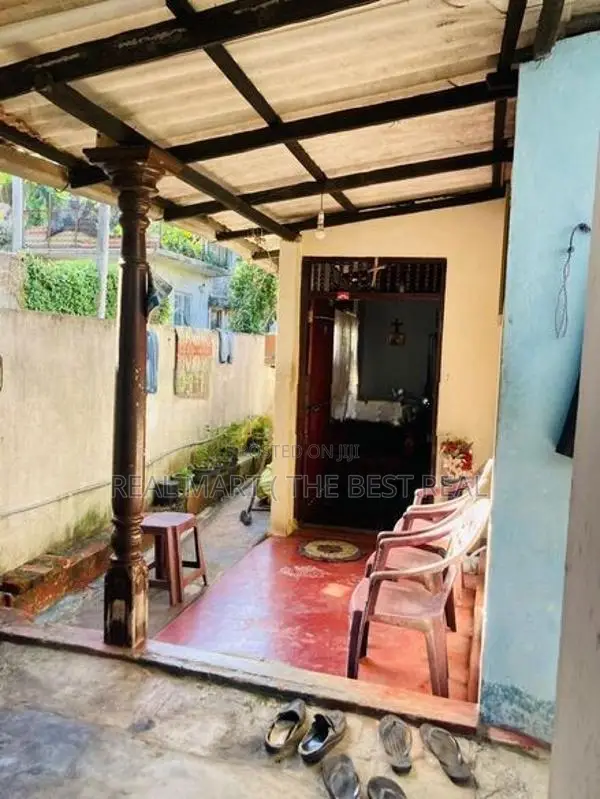 Dehiwala : 12.75 perches Land with Three houses for Sale