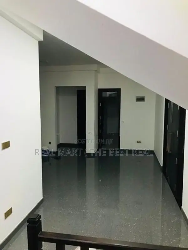 Malabe : 5BR (10P) Two Storey House for Sale