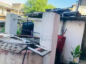 දෙහිවල : 12.75 පර්චස් ගෙවල් තුනක් සහිත ඉඩම විකිණිමට තිබේ