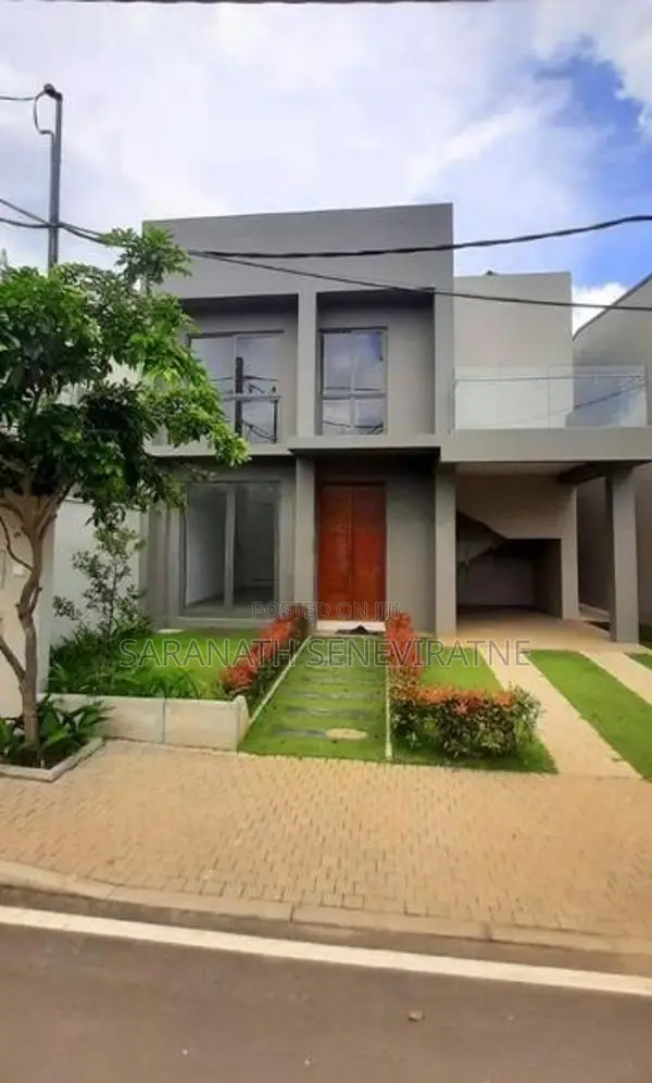 Brand New Villa House for sale in Canterbury Golf Villas / piliyandala