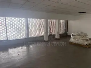 Rajagiriya, 1st Floor Main Road Facing Commercial Space - Rent (NZM105