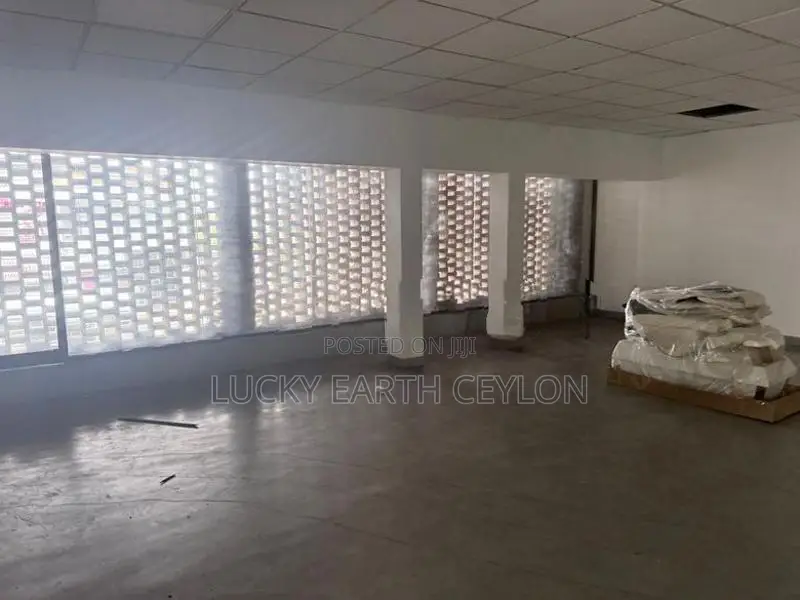Rajagiriya, 1st Floor Main Road Facing Commercial Space - Rent (NZM105
