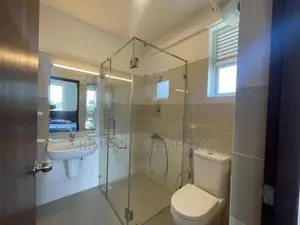 Luxury 2 BR Apartment in Prime Beach Front Residencies, Uswetakeiyawa