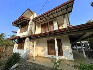Two Storied House in Padukka Meepe