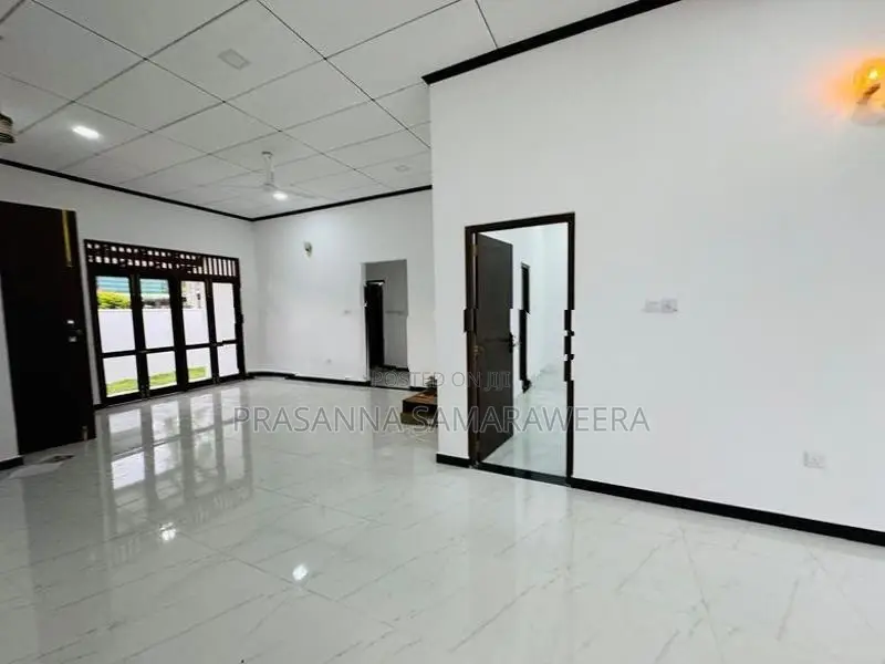Brand New Modern super luxury piliyandala