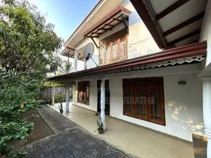 Two Storied House in Padukka Meepe