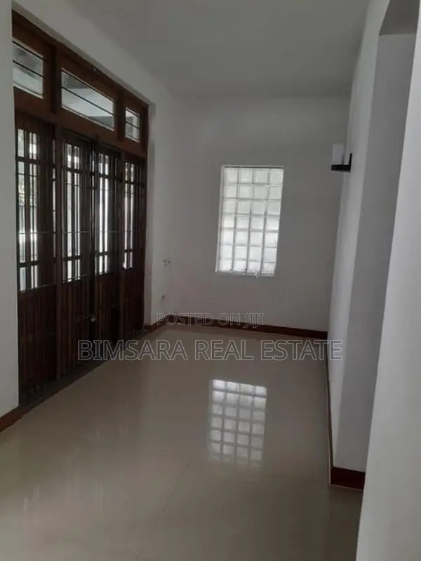 Spacious 4-Bedroom Two-Story House in Kaduwela | SH15294