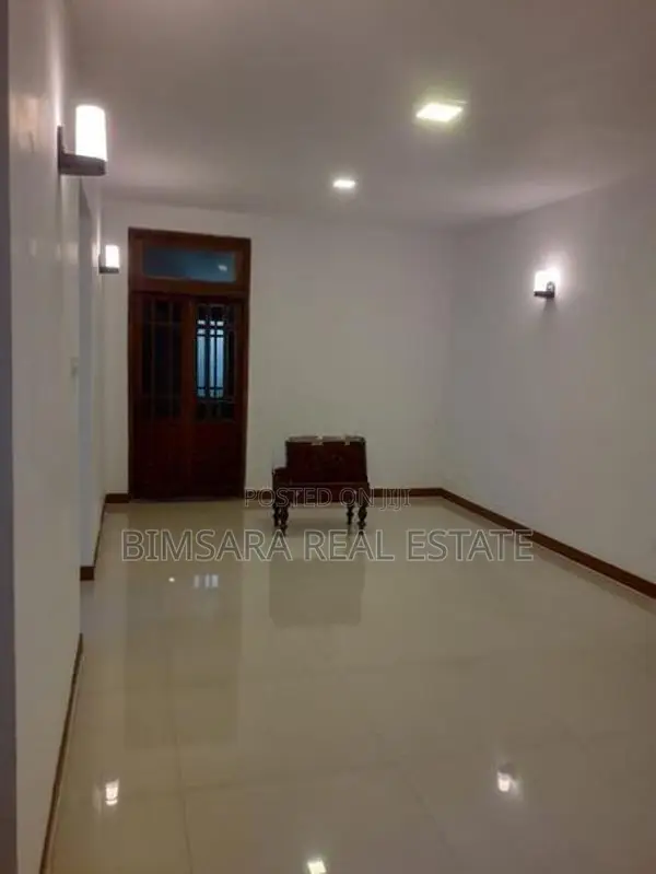 Spacious 4-Bedroom Two-Story House in Kaduwela | SH15294