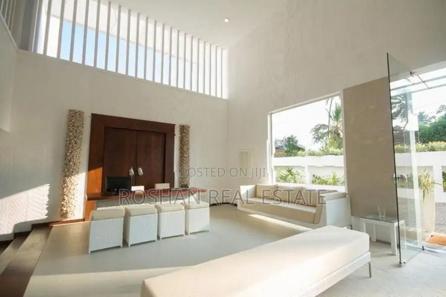 LUXURY BOUTIQE HOTEL FOR SALE KATUNAYAKA FA1894