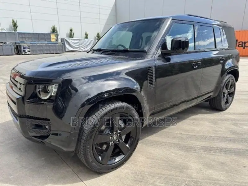 Land Rover Defender 110 HSE 2025
