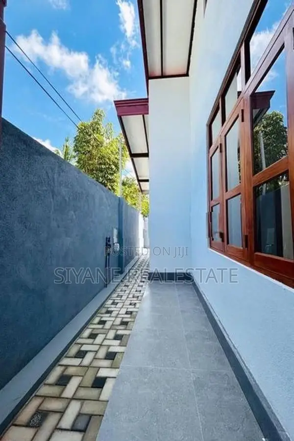 modern house for sale in athurugiriya