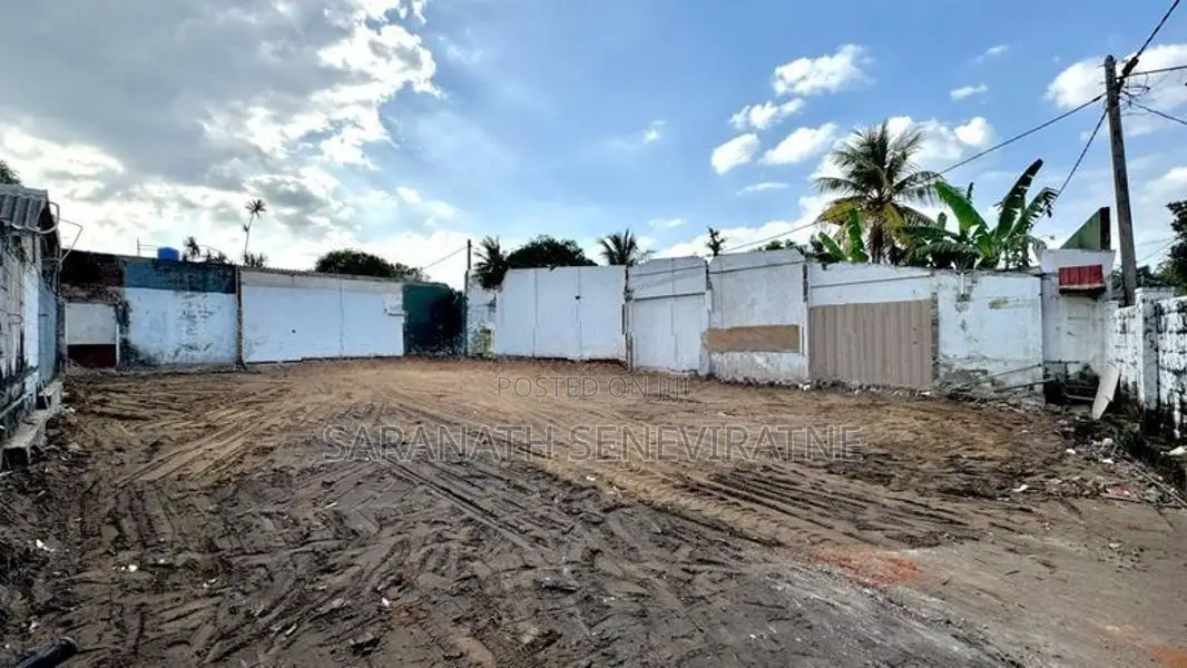 LAND FOR SALE - Located near Galle Road (150m to Kurusa Handiya)