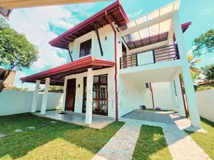 ණවමාදිලිවයේ ලස්සන දෙමහල් නිවසක් විකිනිමට බොරෑලැස්ගමුව