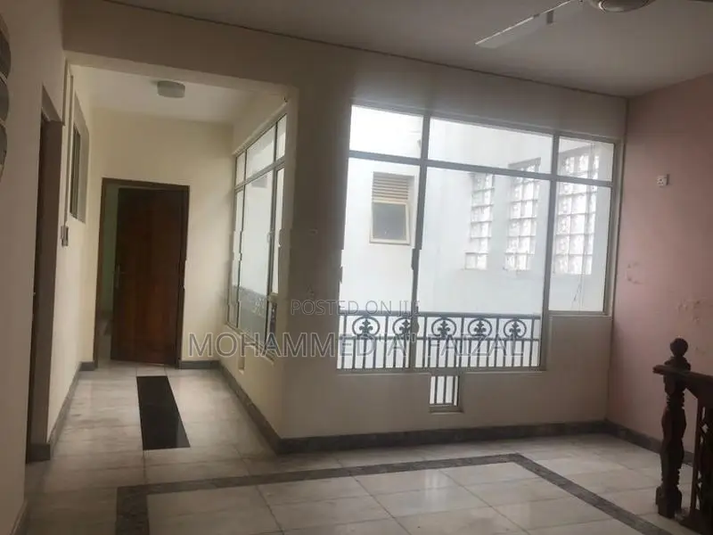 Apartment For Rent in Bambalapitya Terrace Colombo04