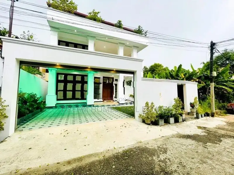 Luxury 5BR House Near Negombo-Colombo Rd