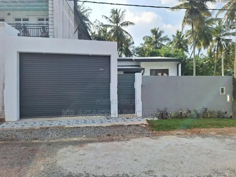 10 P brand new house for sale in athurugiriya