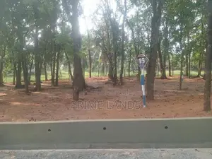 පිලියන්දල කෑස්බෑව නගර සීමාවෙන් ඉඩමක්