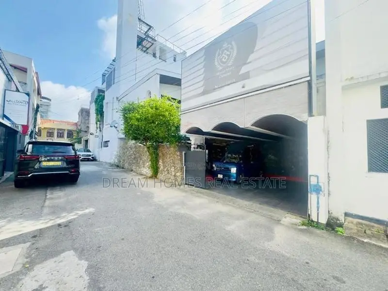 High-End 5 Bedroom House for Sale Colombo 07