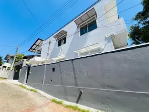 මාලබේ නගරයෙන් දෙමහල් නව නිවසක් විකිණීමට