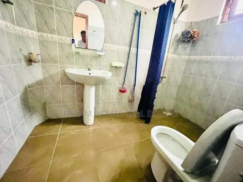 Spacious 4-Bedroom House on 46 Perches in Kadawatha