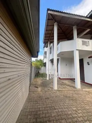 House in Kaduwela Pahala Bomiriya