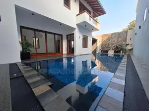 20 P super luxury house for sale in pitakotte