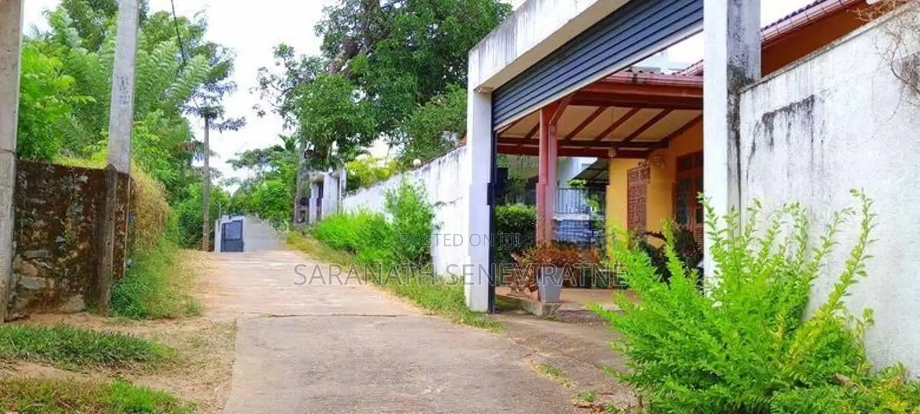 Luxury Multi-Level House for Sale – Peradeniya