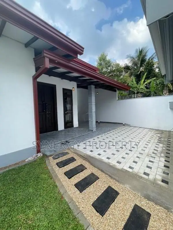 Brand New House Sale at Athurugiriya