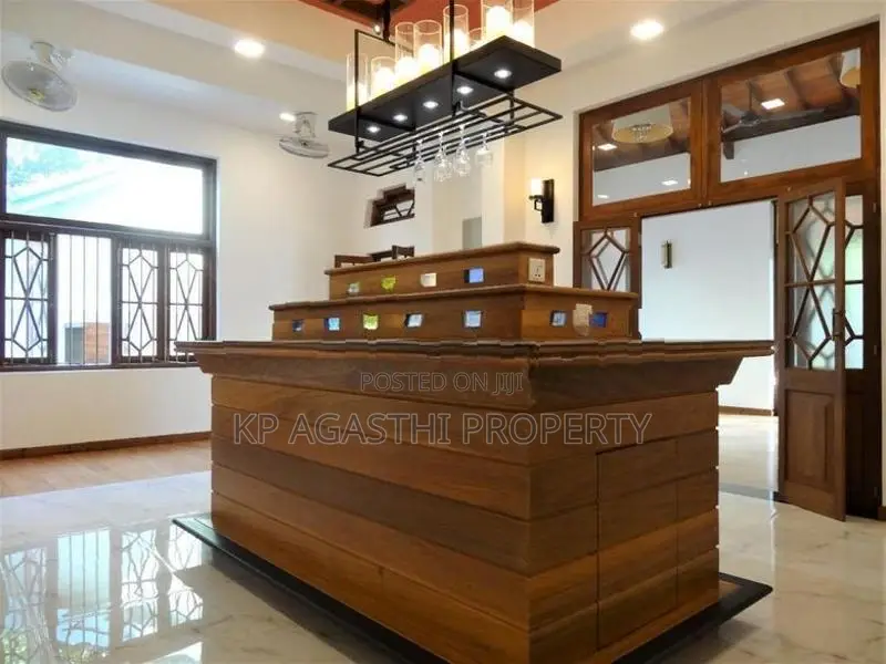 super brand new luxury house for sale in Battaramulla