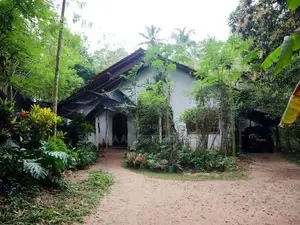 Land for Sale with a House in Gampaha
