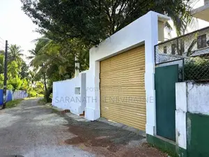 House For Sale in Vidyala Junction Pannipitiya Off Kottawa Malabe bus 
