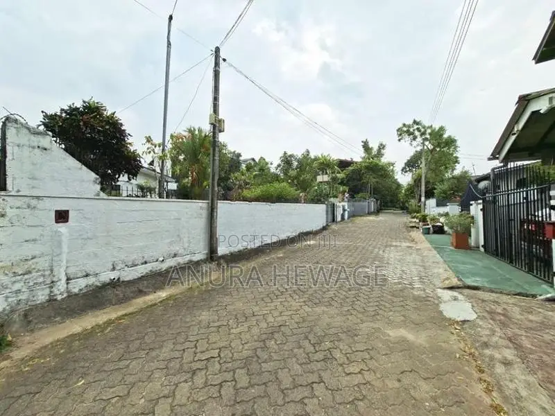 Land for Sale Pelawatte, Battaramulla. (ID : BATR004)