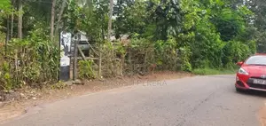 Block Of 14 Perches for Sale in Athurugiriya