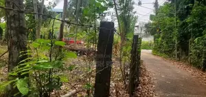Block Of 14 Perches for Sale in Athurugiriya