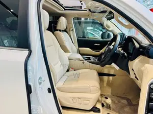 Toyota Land Cruiser Sahara LC300 ZX V6 B/New 2025