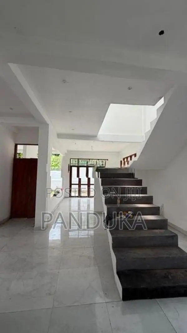 Brand New House for Sale in Pokunuwita