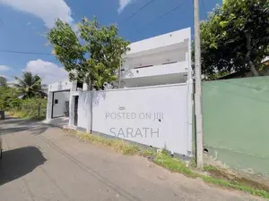 Luxury Modern 2 Storied House In Battaramulla