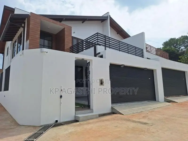 2st brand new luxury house for sale Battaramulla koswatta
