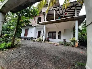 House in Yakkala Gampaha With 17.5 Perches Land Extent