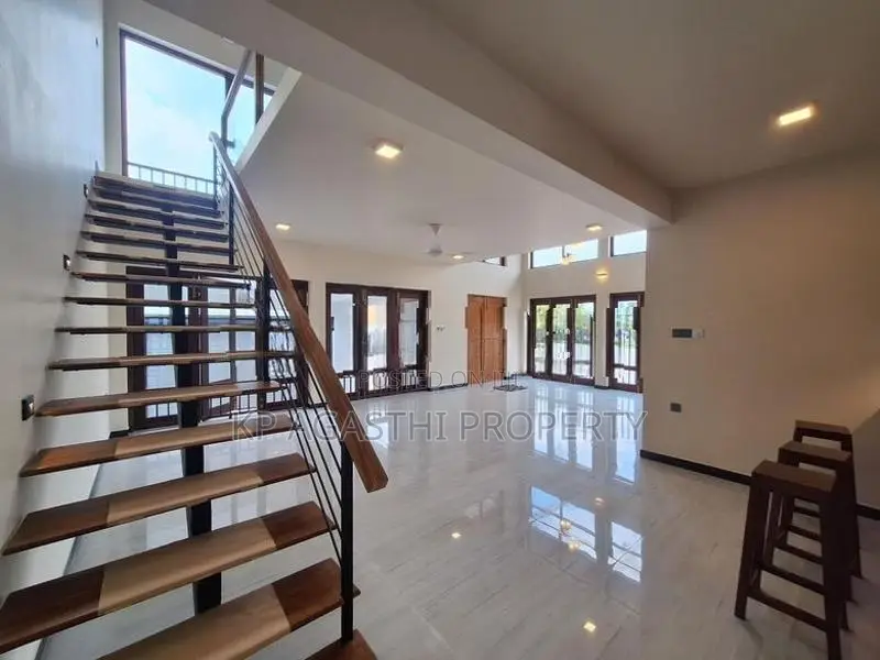 2st brand new luxury house for sale Battaramulla koswatta