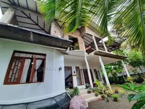 House in Yakkala Gampaha With 17.5 Perches Land Extent