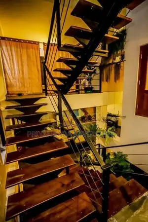 ගෘහ භාණ්ඩ සමඟ සුකෝපබෝගී දෙමහල් නිවසක් විකිනීමට - පේරාදෙණිය