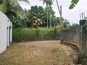 කොස්වත්ත, බත්තරමුල්ල පිහිටි ඉඩමක් විකිණීමට ඇත. (ID : BATR002AS)