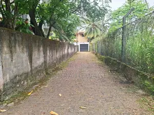 කොස්වත්ත, බත්තරමුල්ල පිහිටි ඉඩමක් විකිණීමට ඇත. (ID : BATR002AS)