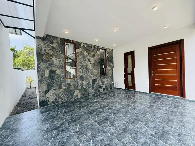 Spacious 2-Storey House with Rooftop Terrace – Malabe